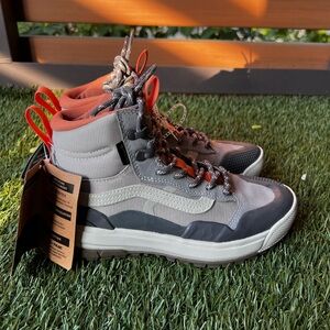 NWT Vans Women's Ultrarange EXO HI Gore-Tex MTE-2, Size 5.5